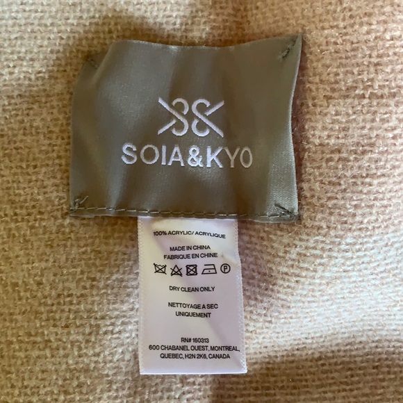 BN Soia & Kyo pink shawl - Picture 2 of 5